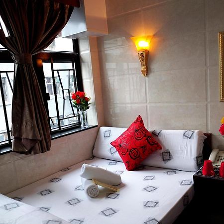 הונג קונג Hostel 16 Paris Guest House Block E Reception 10Th Floor מראה חיצוני תמונה