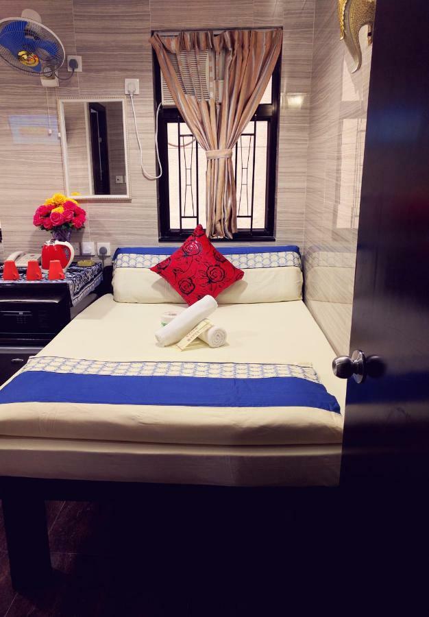 הונג קונג Hostel 16 Paris Guest House Block E Reception 10Th Floor מראה חיצוני תמונה