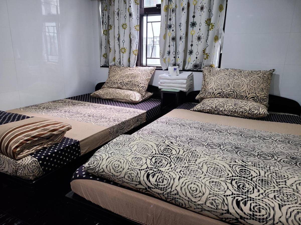 הונג קונג Hostel 16 Paris Guest House Block E Reception 10Th Floor מראה חיצוני תמונה