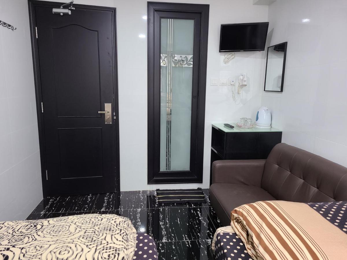הונג קונג Hostel 16 Paris Guest House Block E Reception 10Th Floor מראה חיצוני תמונה