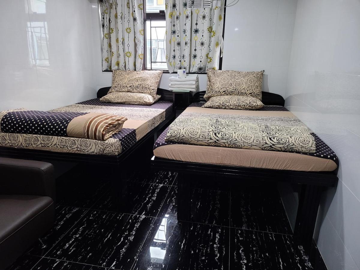 הונג קונג Hostel 16 Paris Guest House Block E Reception 10Th Floor מראה חיצוני תמונה