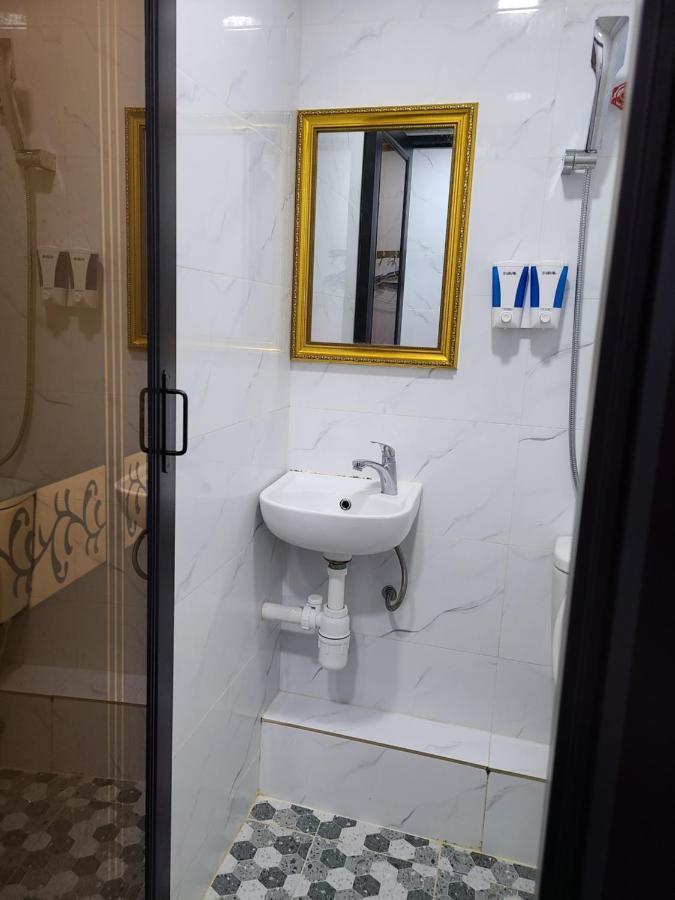 הונג קונג Hostel 16 Paris Guest House Block E Reception 10Th Floor מראה חיצוני תמונה