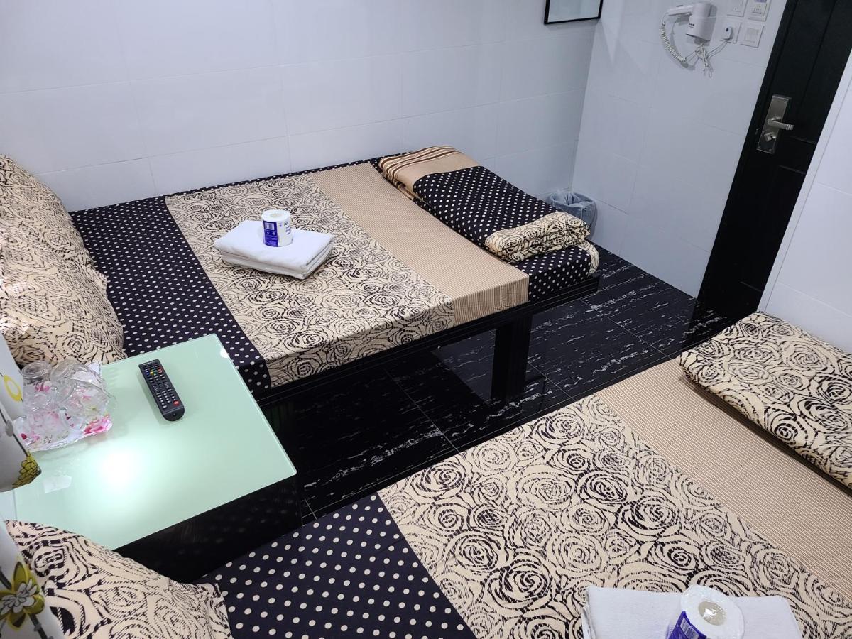 הונג קונג Hostel 16 Paris Guest House Block E Reception 10Th Floor מראה חיצוני תמונה