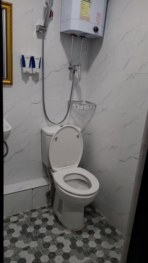 הונג קונג Hostel 16 Paris Guest House Block E Reception 10Th Floor מראה חיצוני תמונה