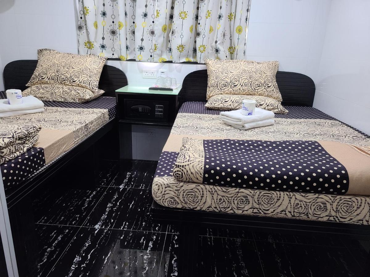 הונג קונג Hostel 16 Paris Guest House Block E Reception 10Th Floor מראה חיצוני תמונה